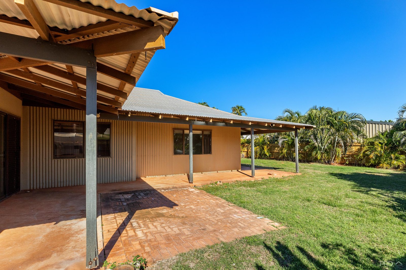 9 Mackie Place CABLE BEACH 28