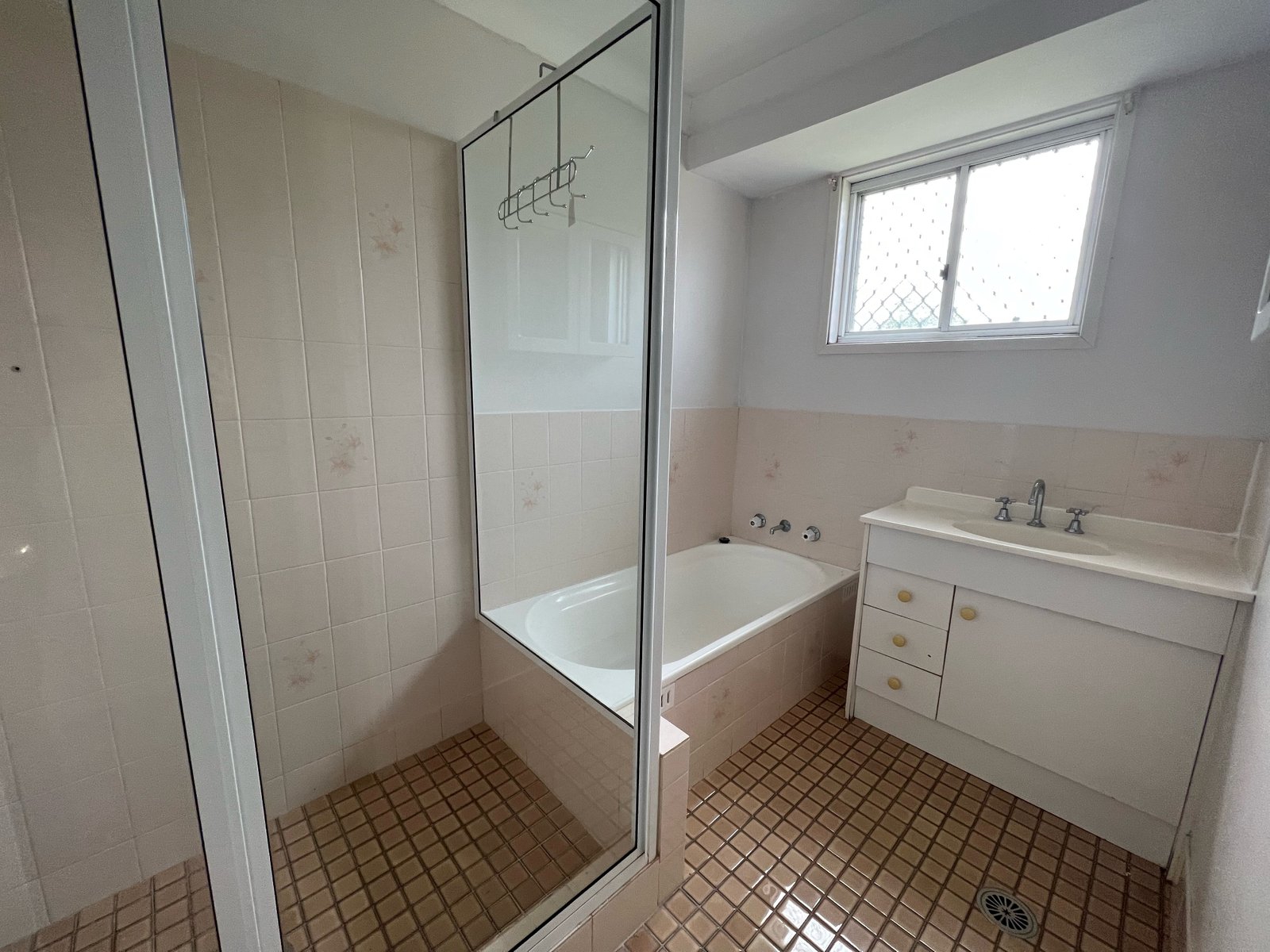 9 Maitland Street TAMWORTH 5