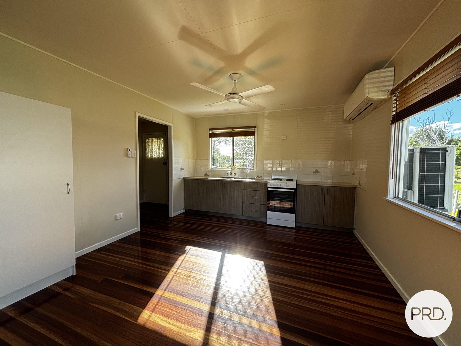 9 Makepeace Street ROSEWOOD 8