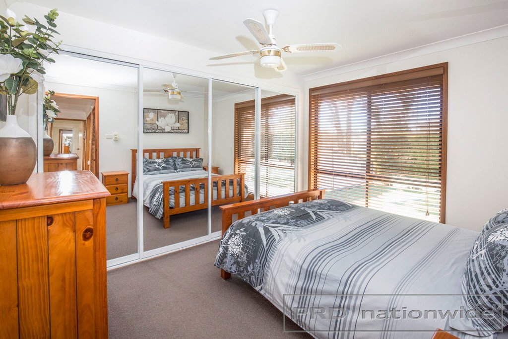 9 Malthus Close THORNTON 19