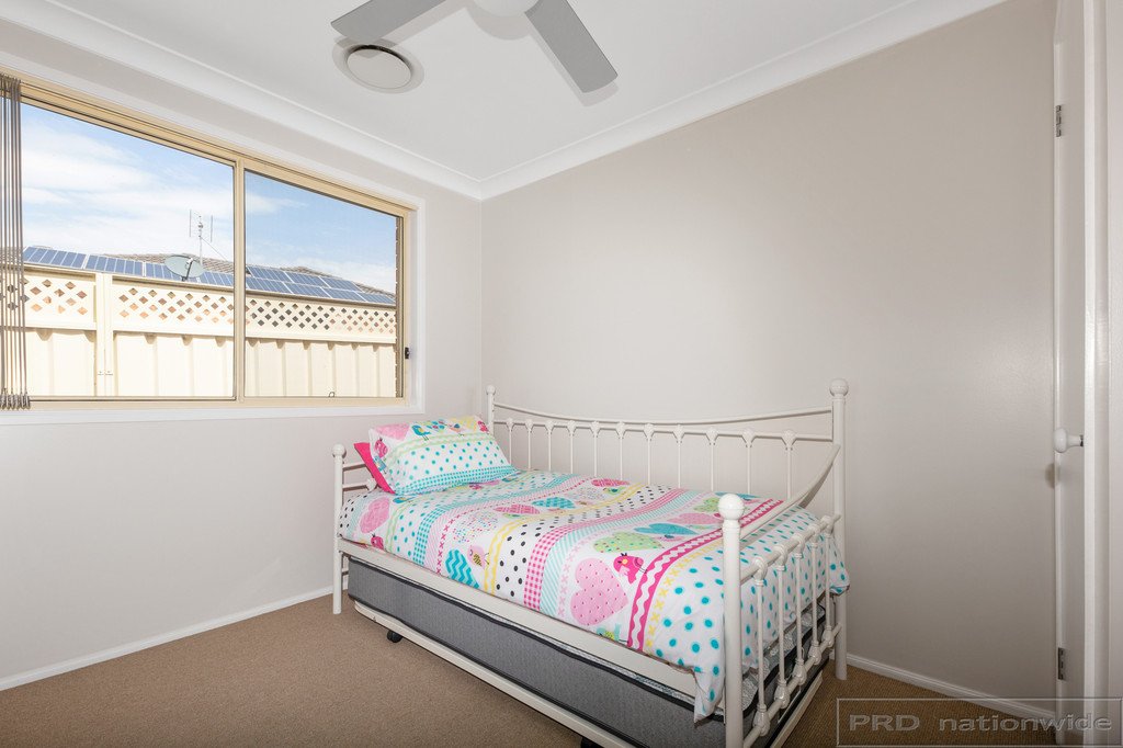 9 Mannall Close RUTHERFORD 14