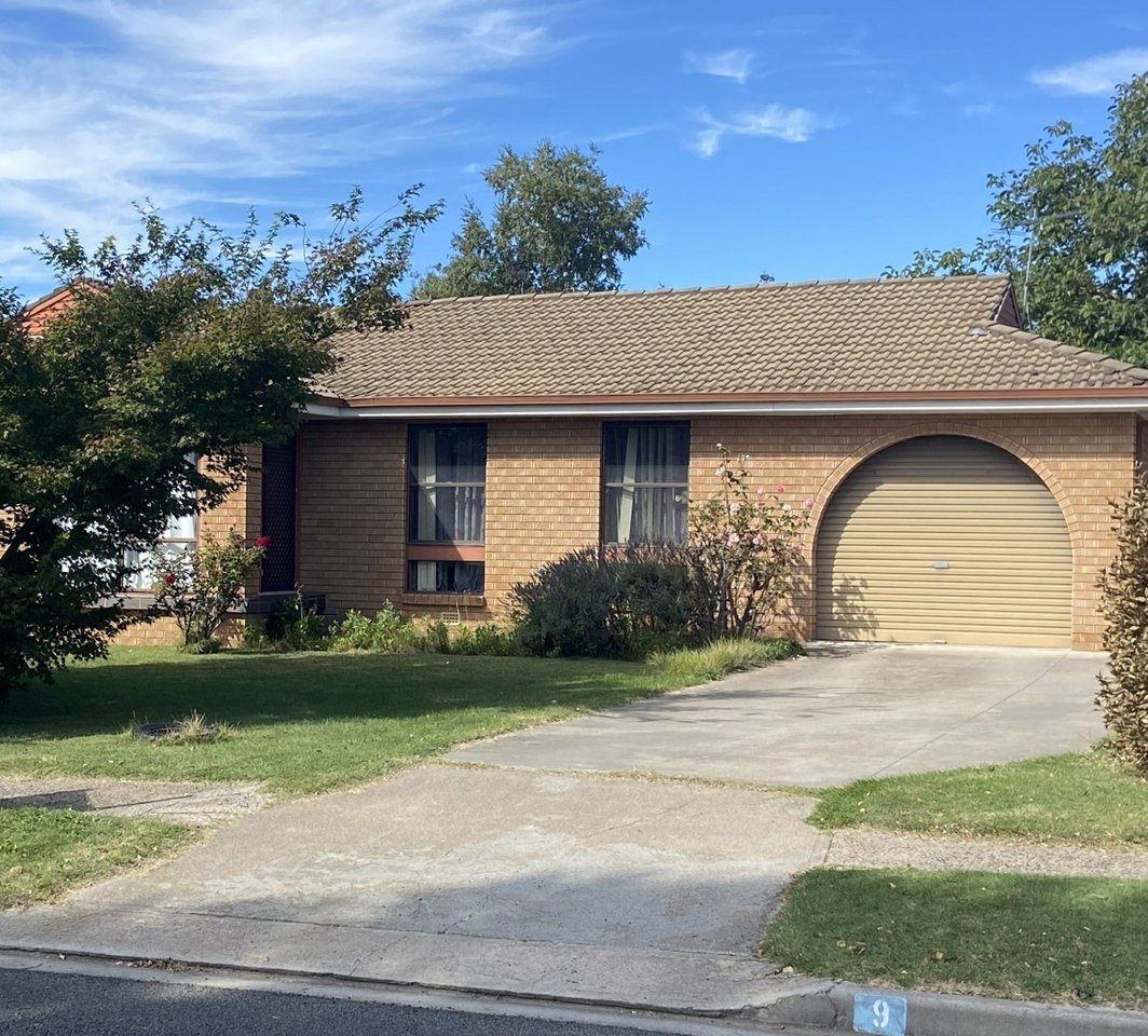 9 Maple Crescent BLAYNEY 1