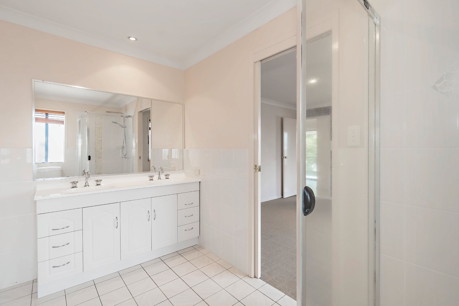 9 Marciana Crescent VARSITY LAKES 6