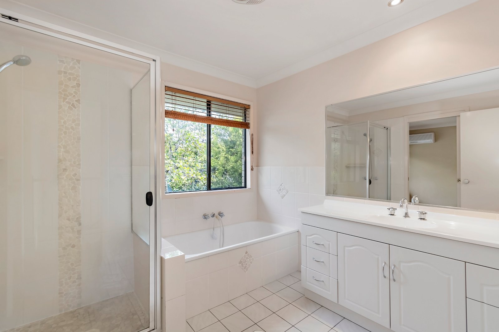 9 Marciana Crescent VARSITY LAKES 8