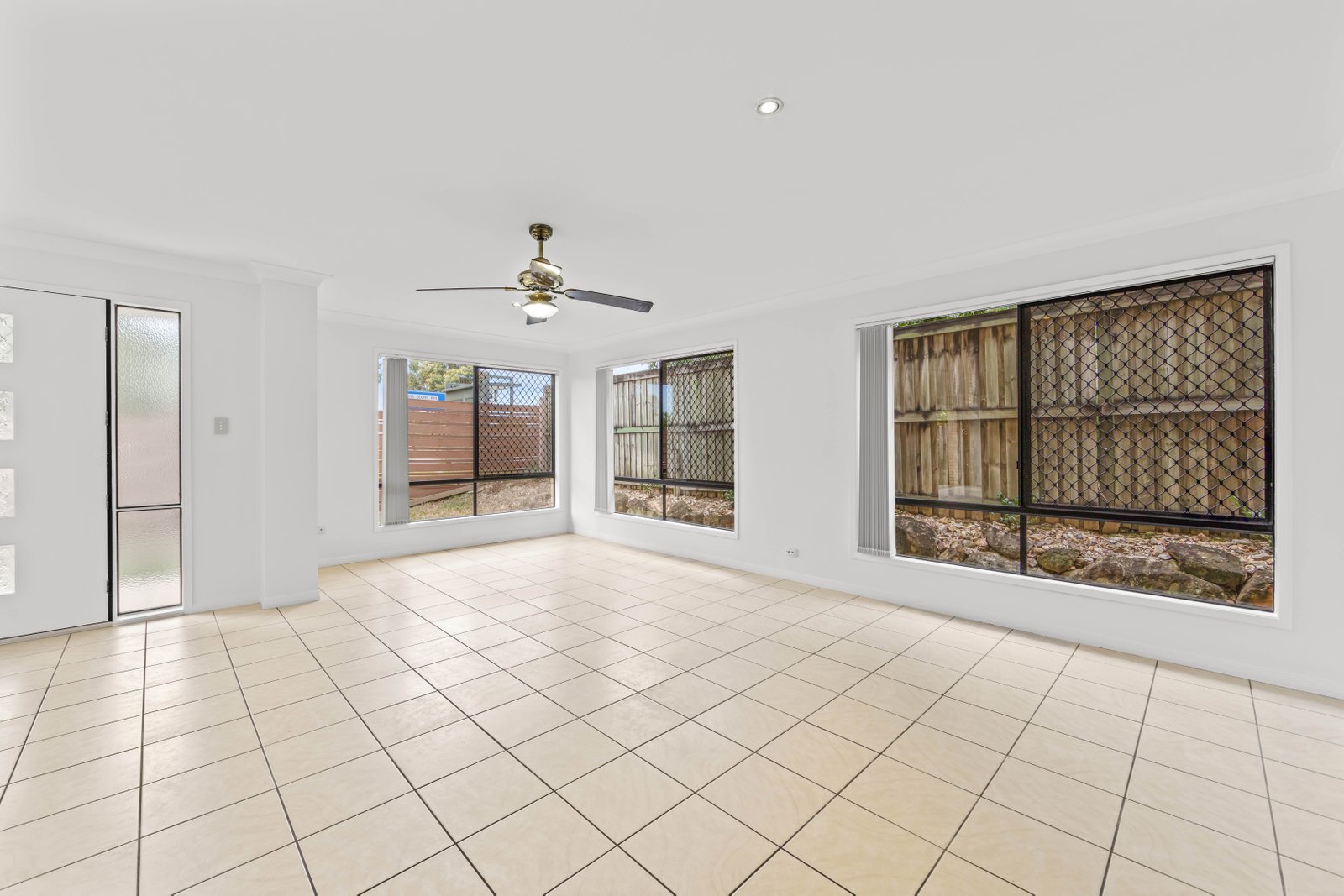 9 Marciana Crescent VARSITY LAKES 5