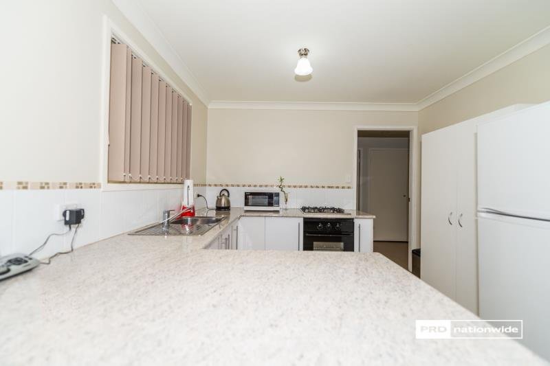 9 Maxwell Street TAMWORTH 2