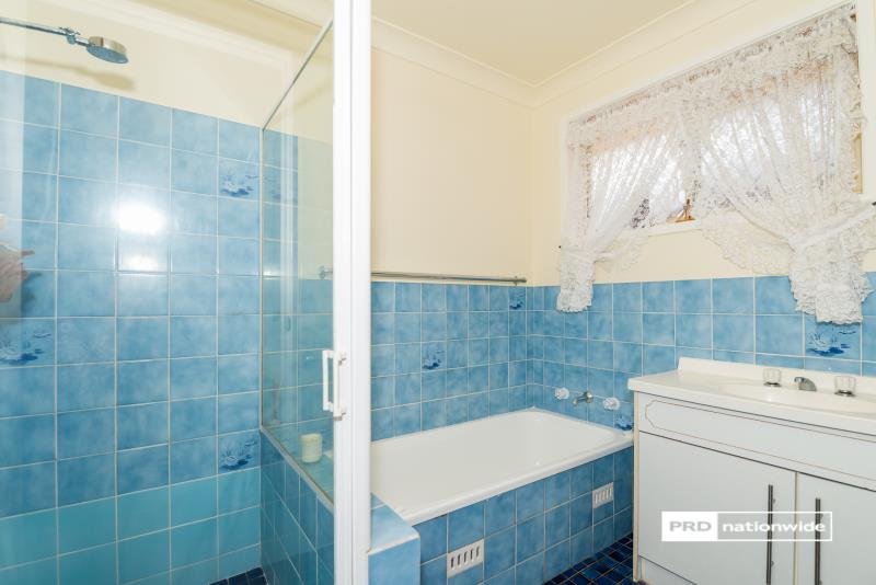 9 Maxwell Street TAMWORTH 5