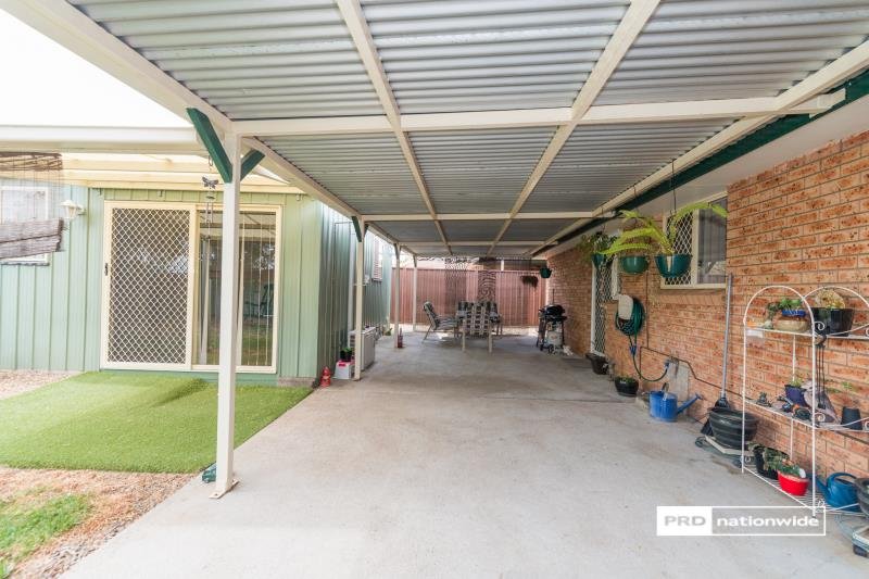 9 Maxwell Street TAMWORTH 8