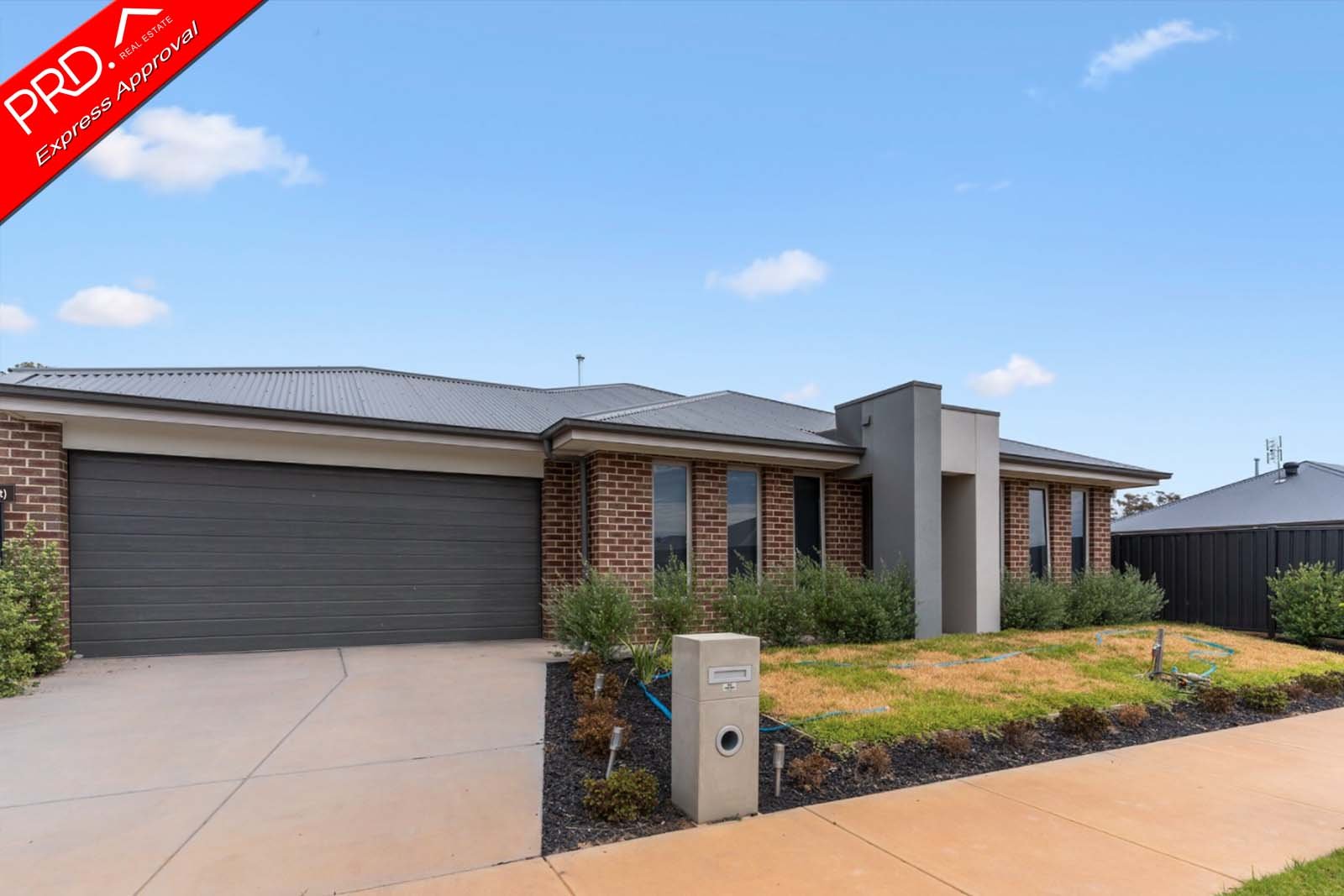 9 McCubbin Street HUNTLY 2