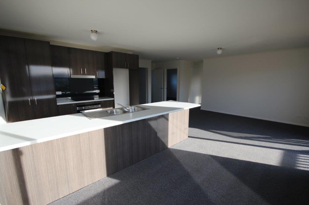 9 McGill Rise CLAREMONT 4