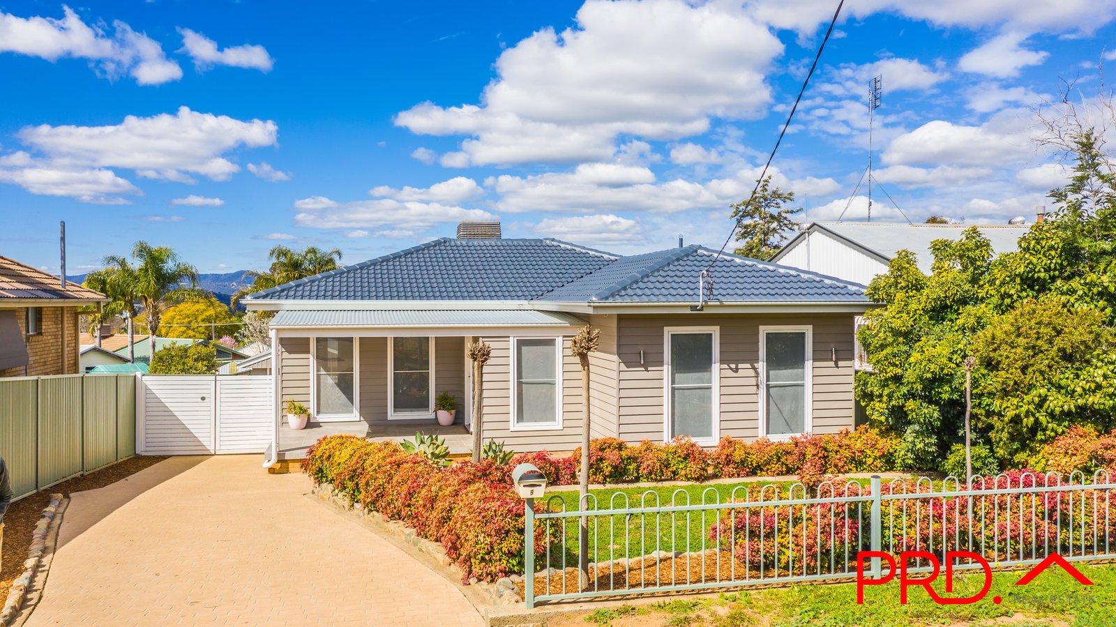9 McRae Street TAMWORTH 1
