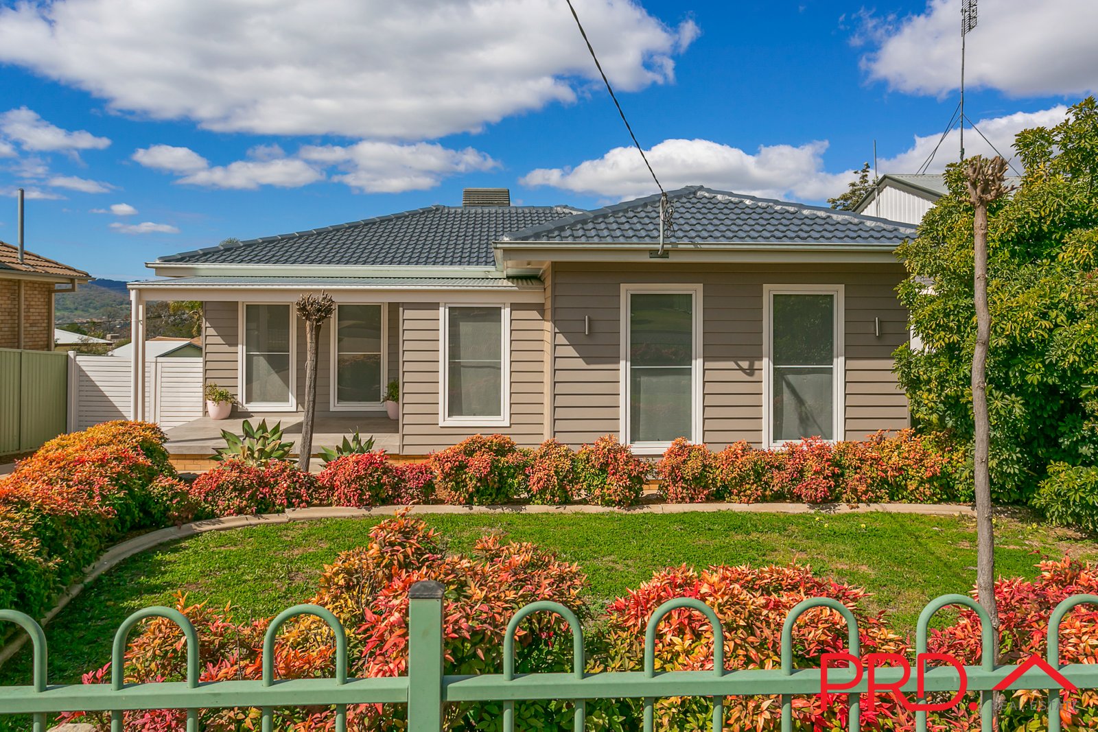 9 McRae Street TAMWORTH 4