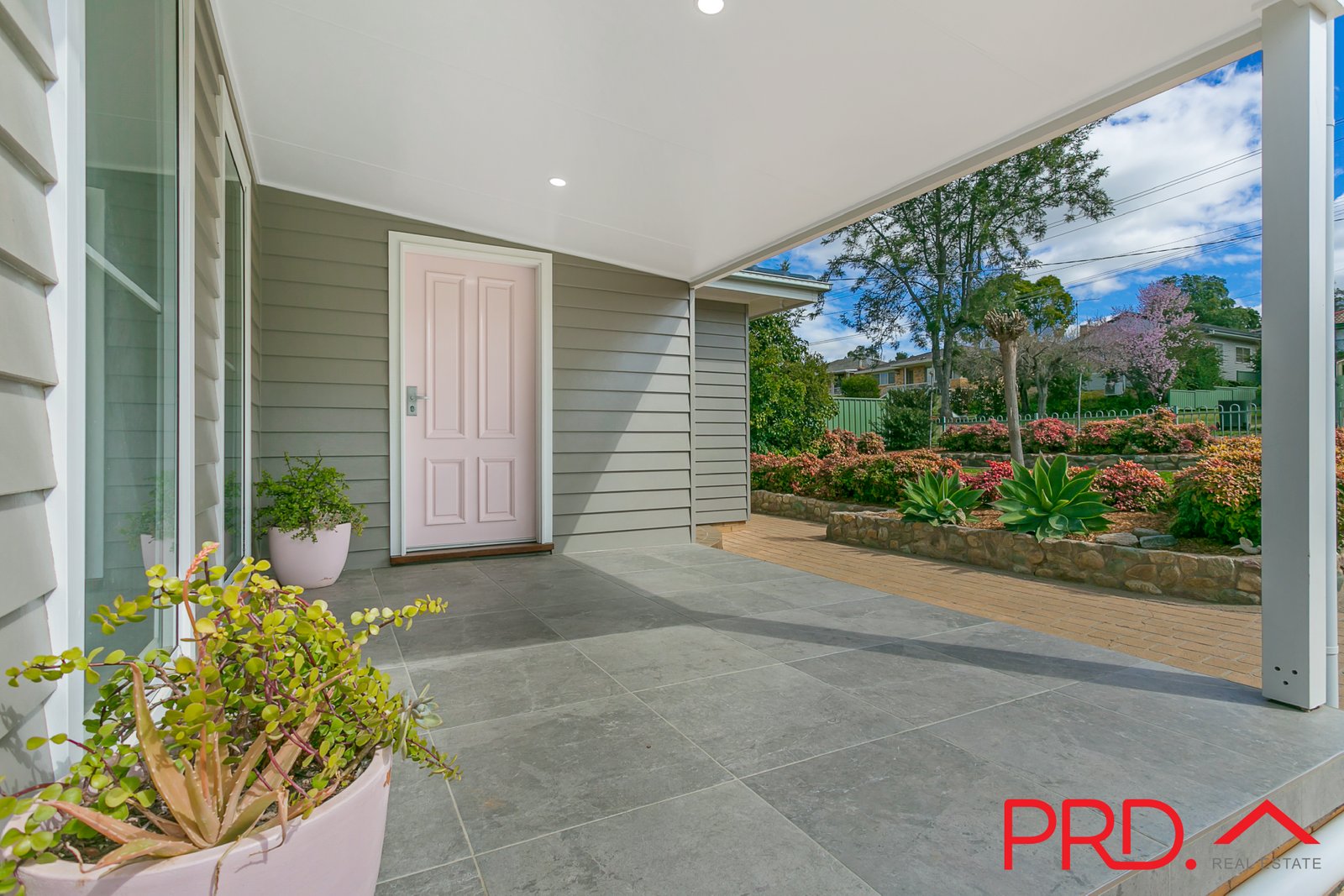 9 McRae Street TAMWORTH 7