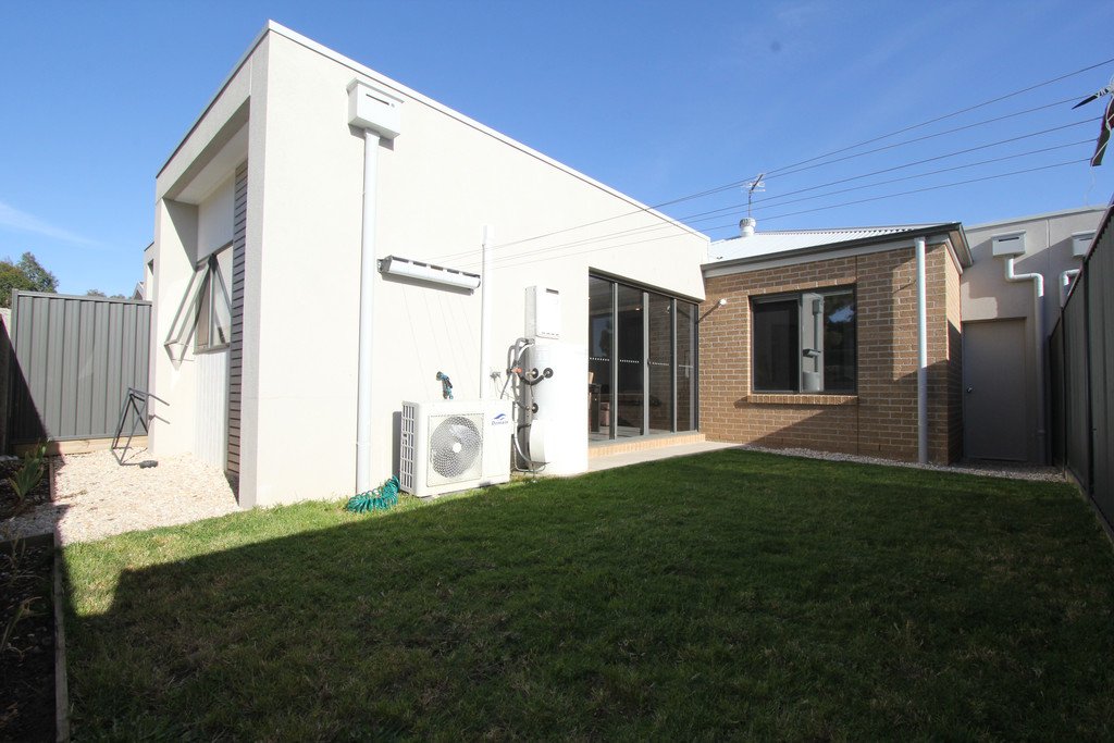9 Millicent Place BALLARAT EAST 14
