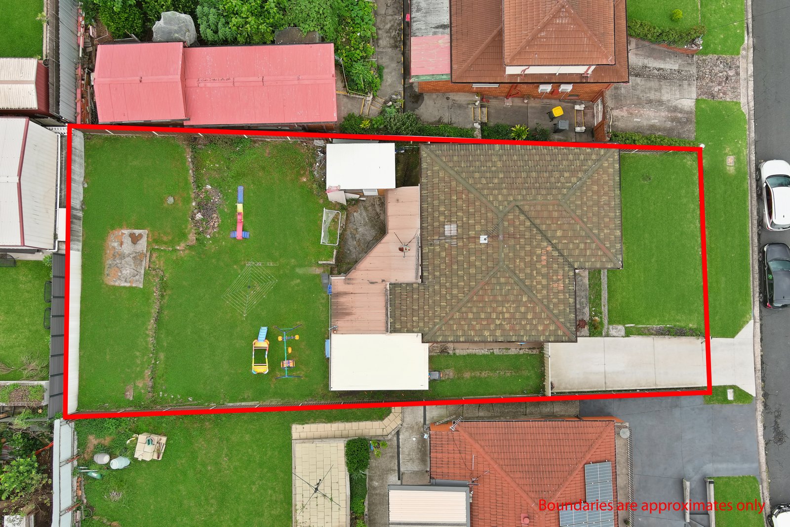 9 Mirrabooka Road LAKE HEIGHTS 5