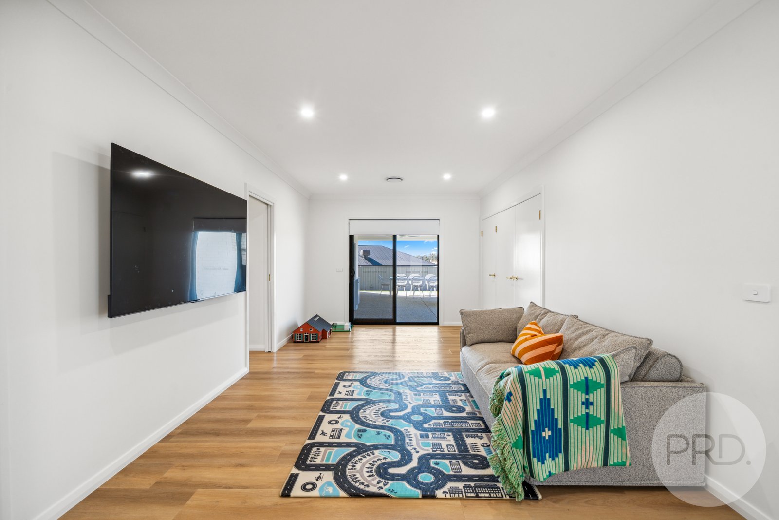 9 Mitta Mitta Place GOBBAGOMBALIN 13