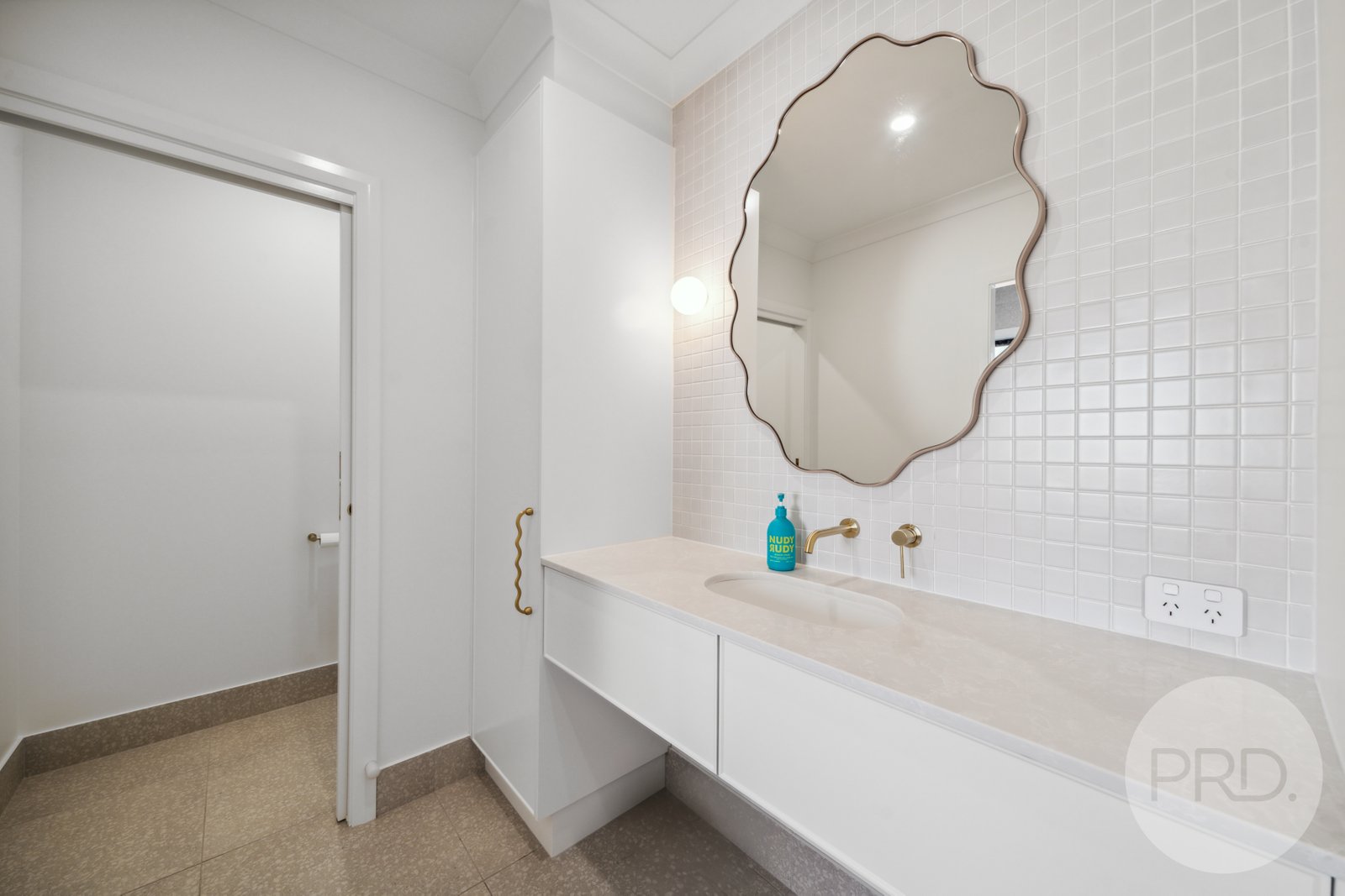 9 Mitta Mitta Place GOBBAGOMBALIN 17