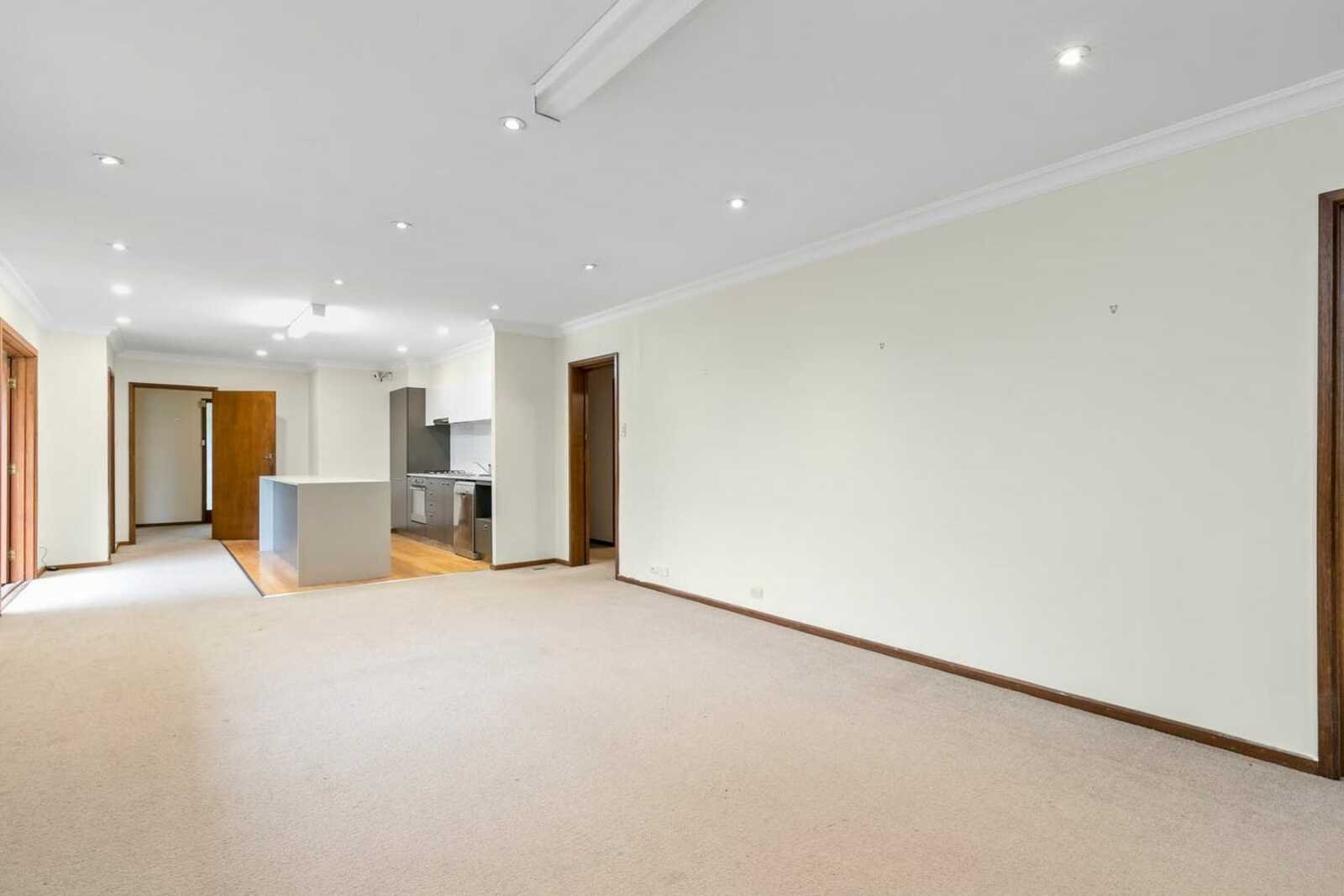 Photos: 9 Montague Street