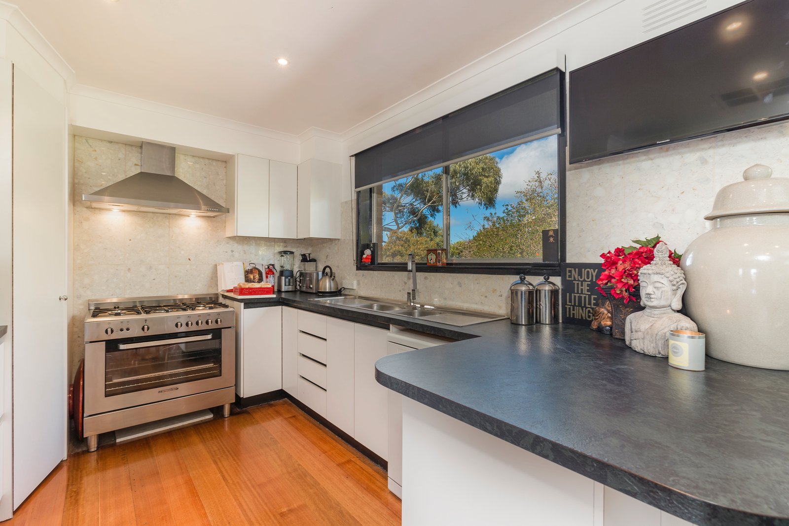 Gallery: 9 Montrose Place