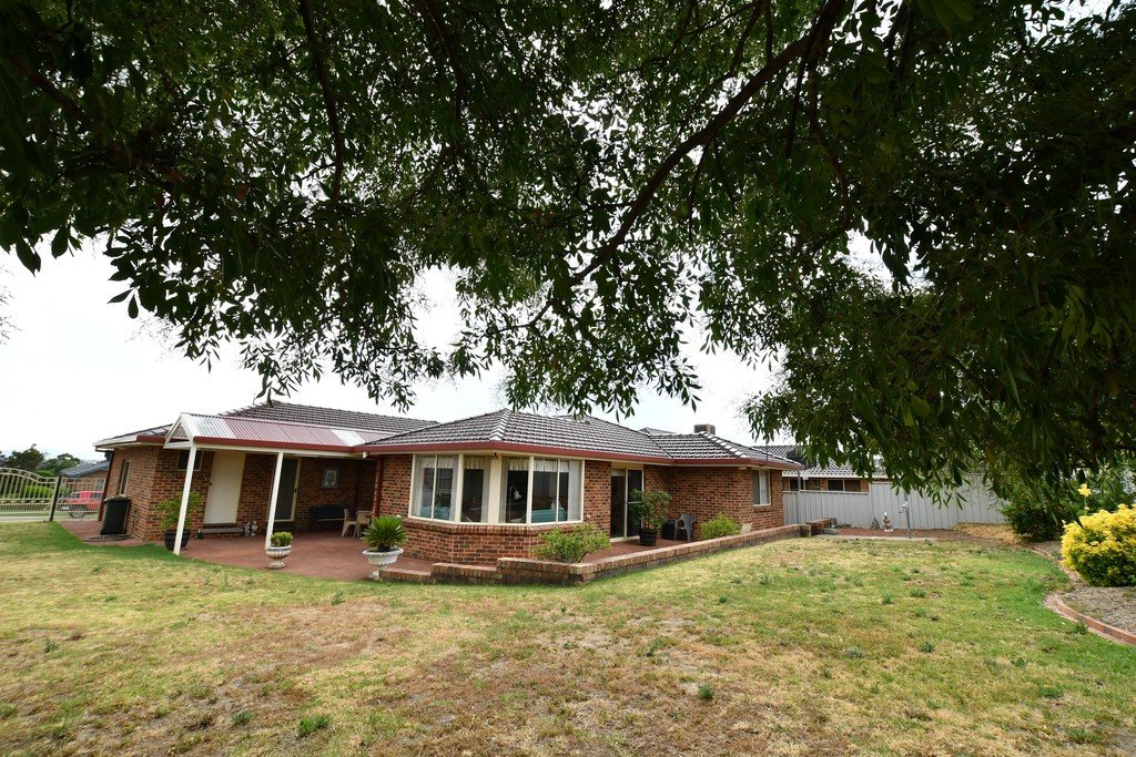 9 Moondah Close TAMWORTH 14