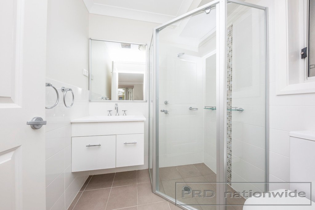 9 Morinda Avenue LARGS 11