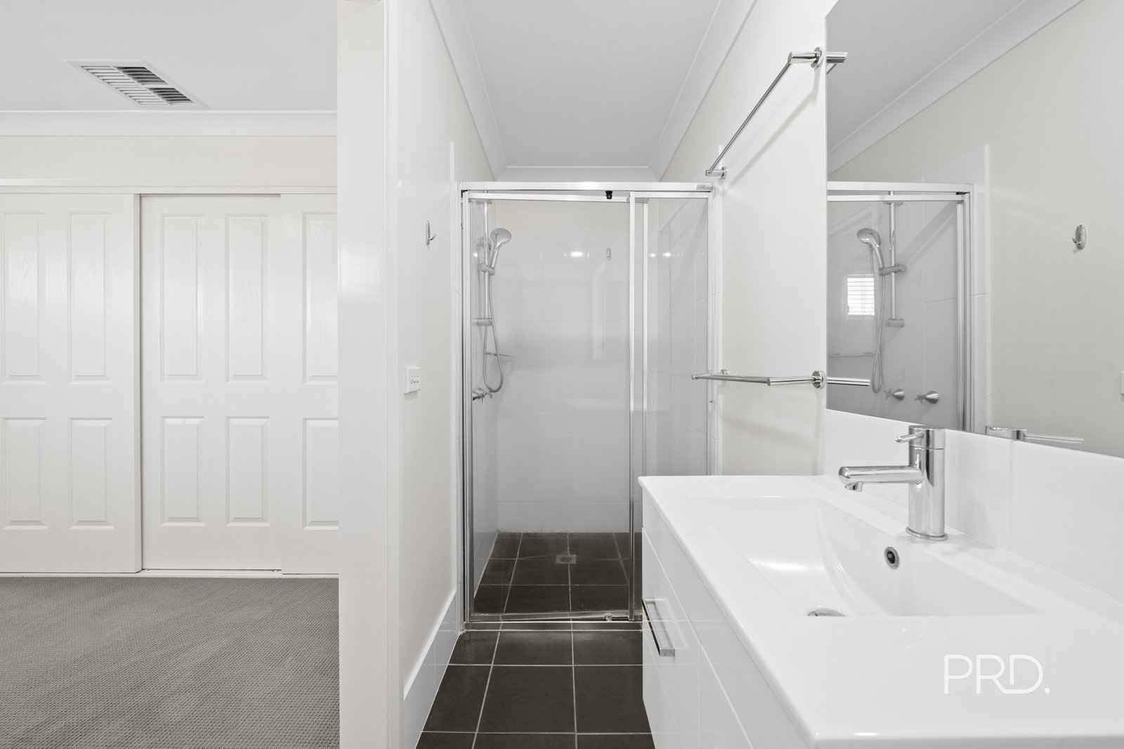 9 Murndal Place BOURKELANDS 5