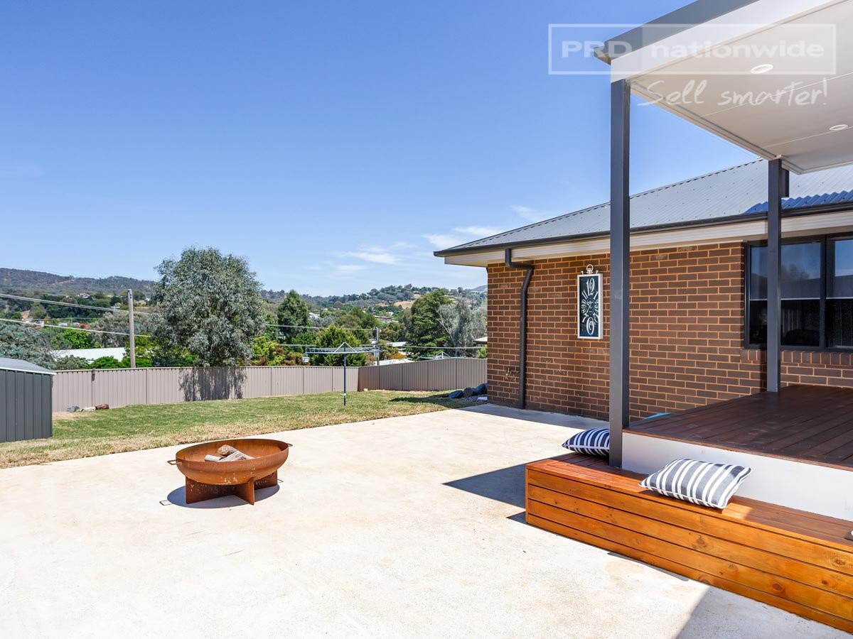9 Murphy Place TUMUT 12