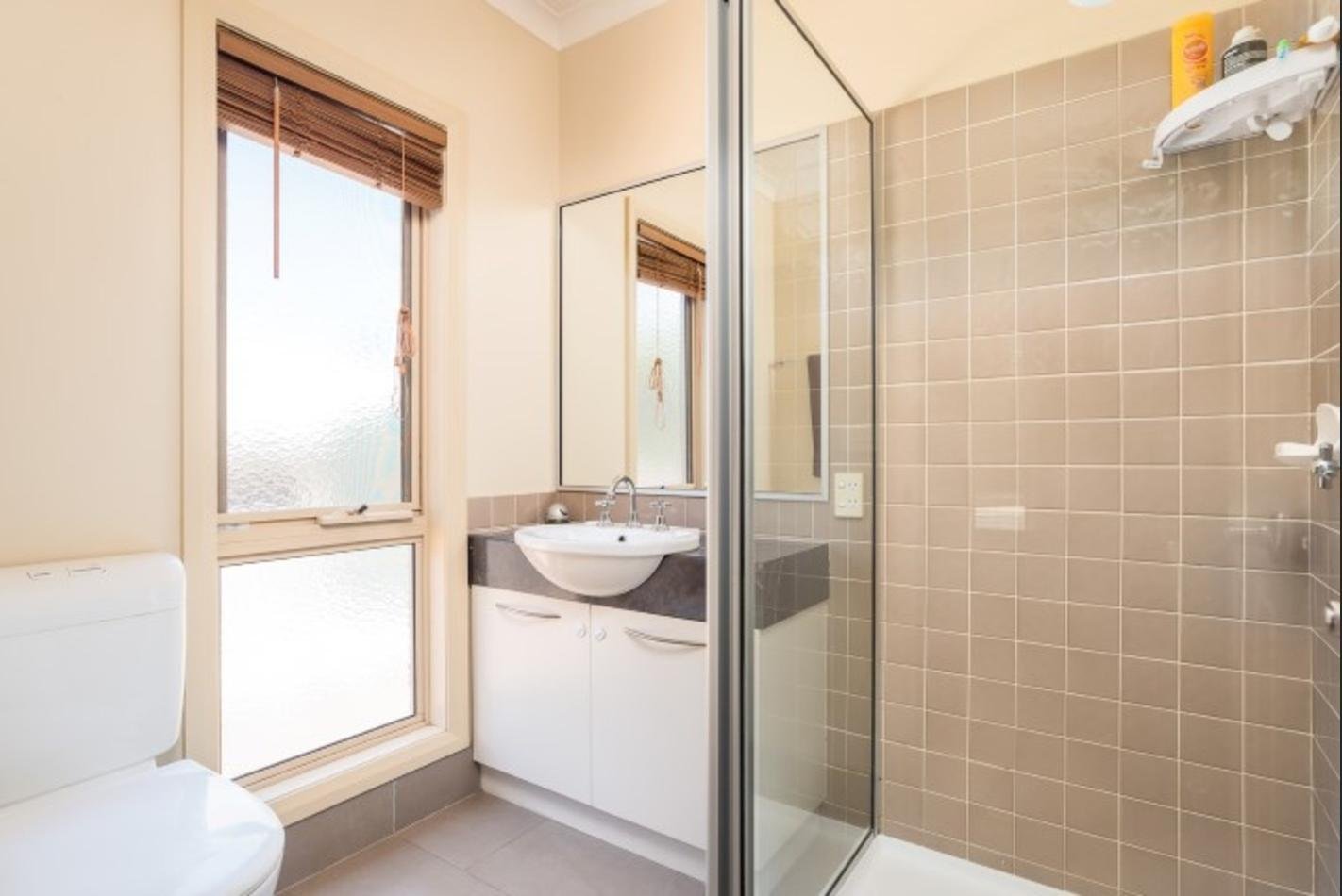 9 Murray Way BURONGA 8