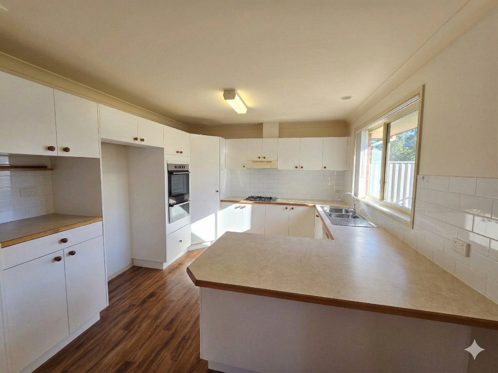 9 Namoi Court WATTLE GROVE 2