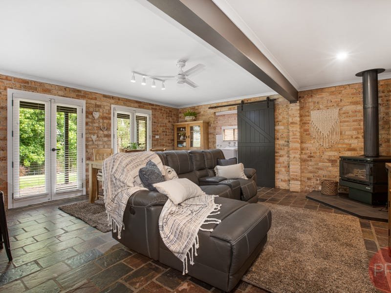 9 Natalie Close TENAMBIT 12