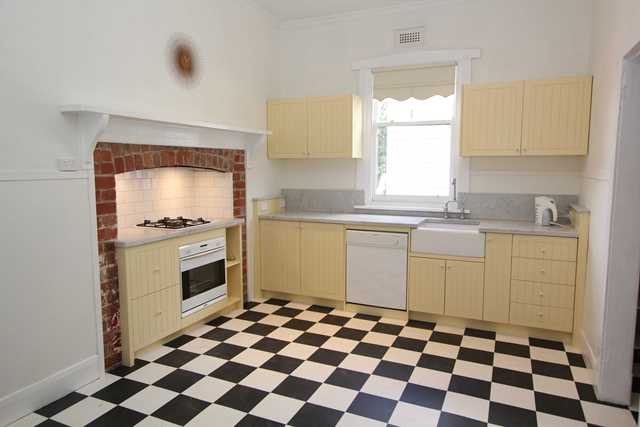 9 Nightingale Street NEWINGTON 3
