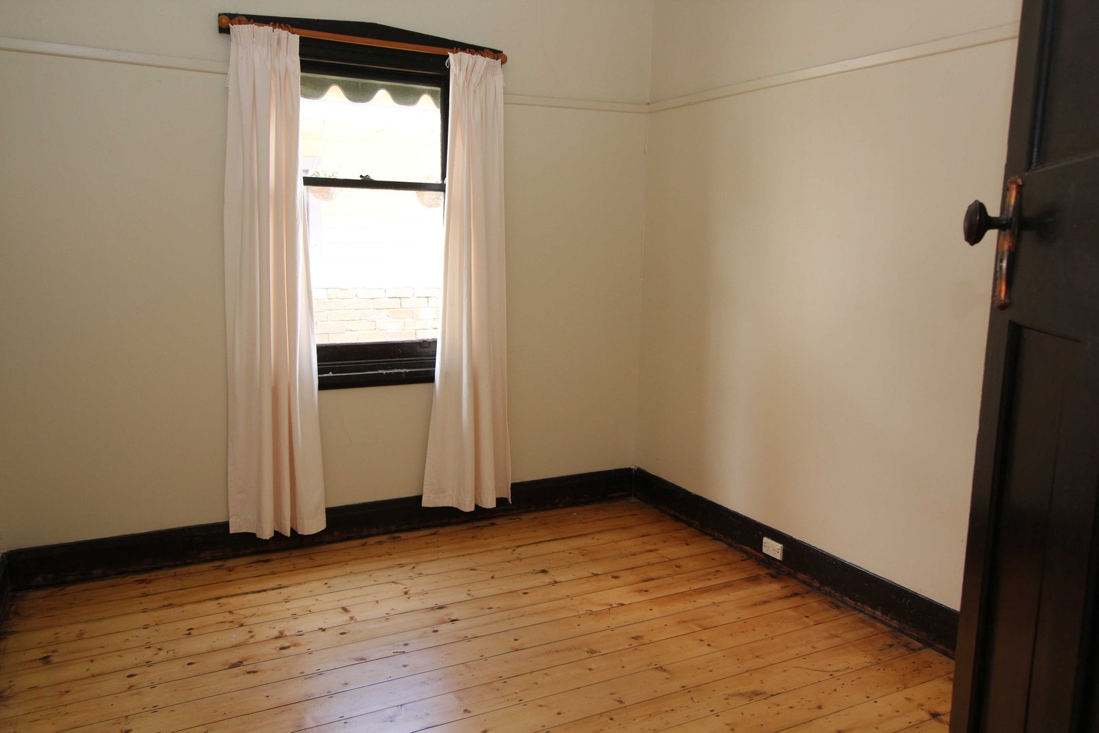 9 Nightingale Street NEWINGTON 8