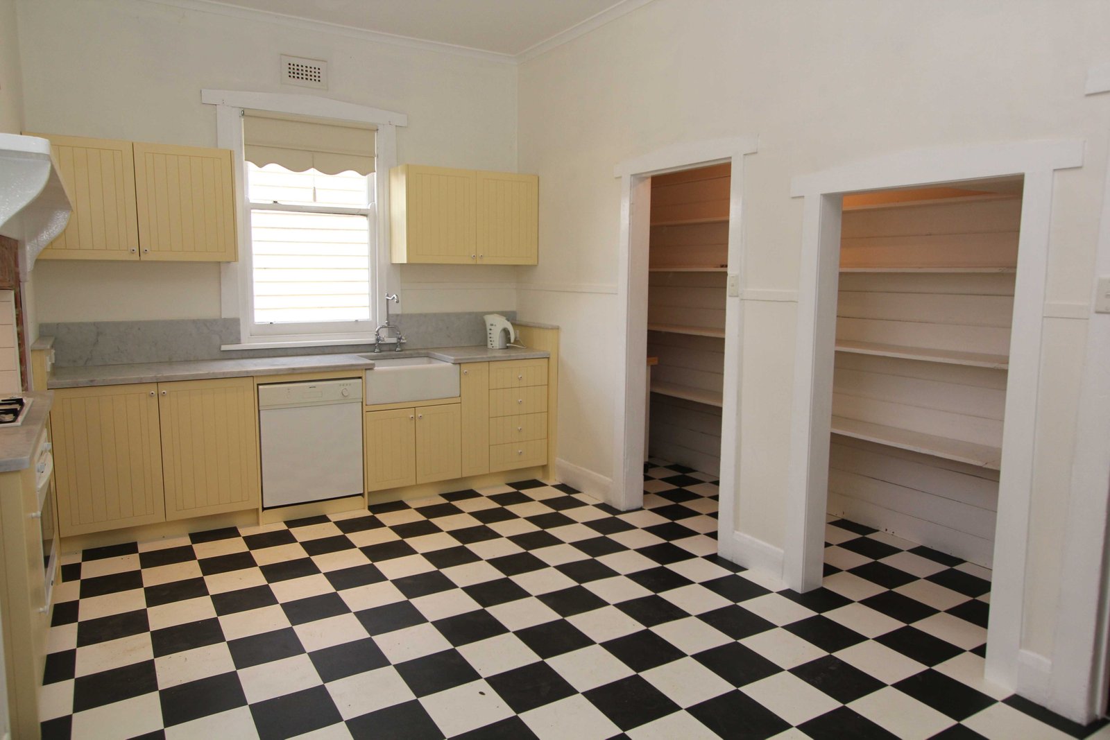 9 Nightingale Street NEWINGTON 10