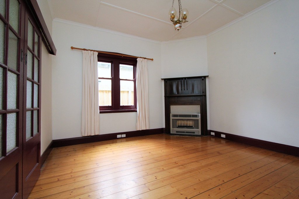9 Nightingale Street NEWINGTON 2
