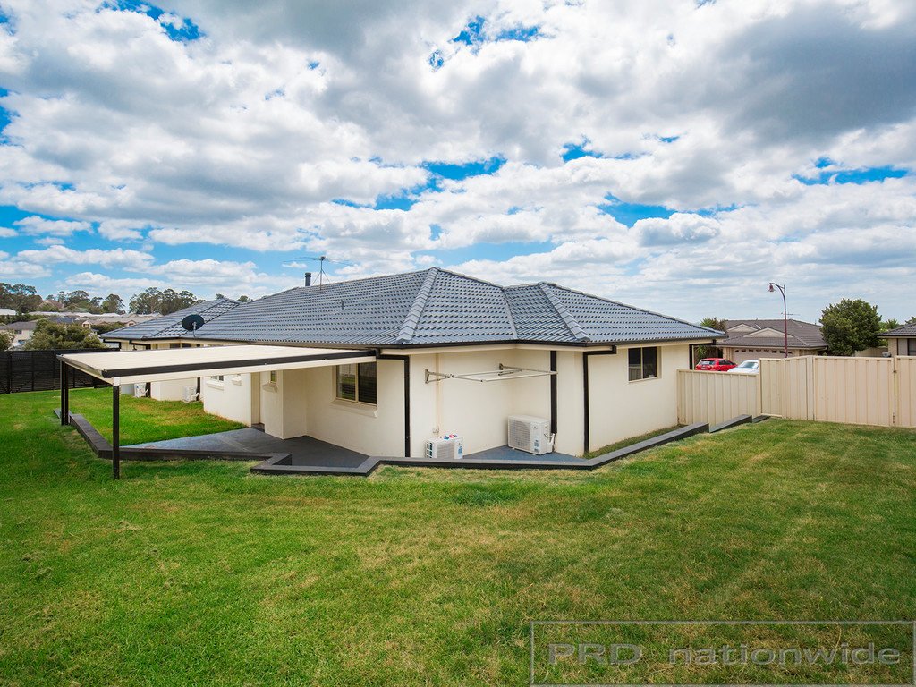 9 Norwich Avenue RAWORTH 8