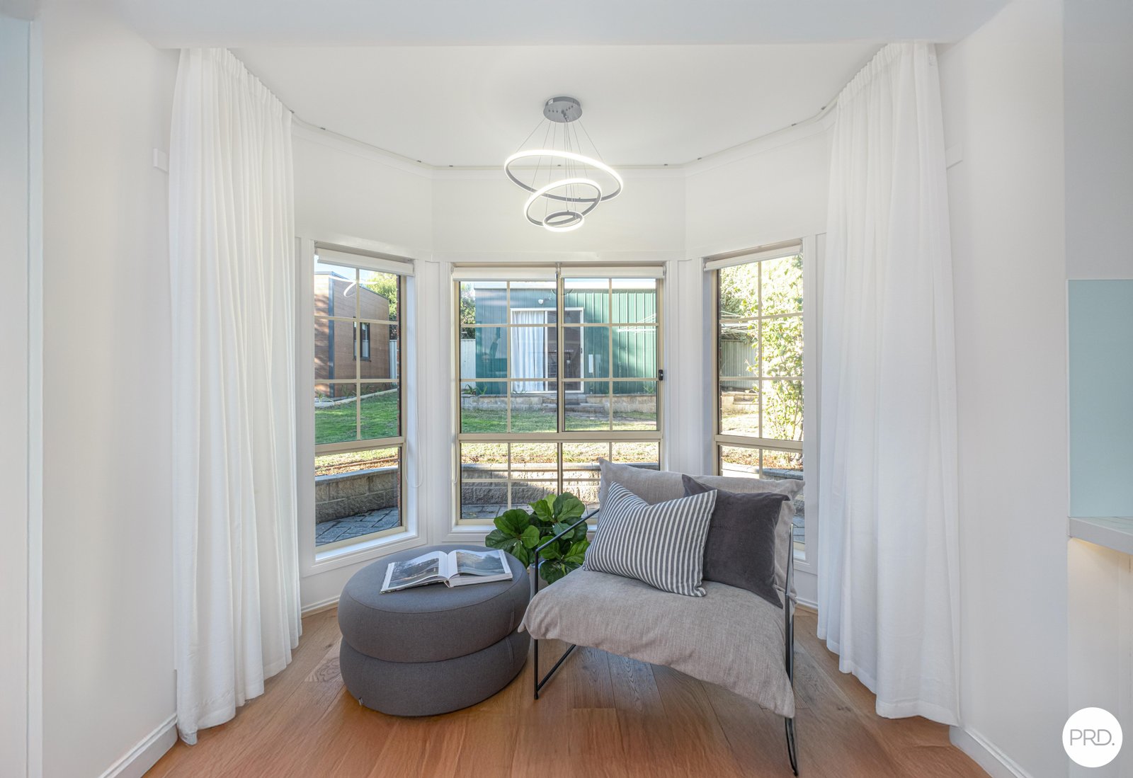 9 Oakbank Drive MOUNT HELEN 5