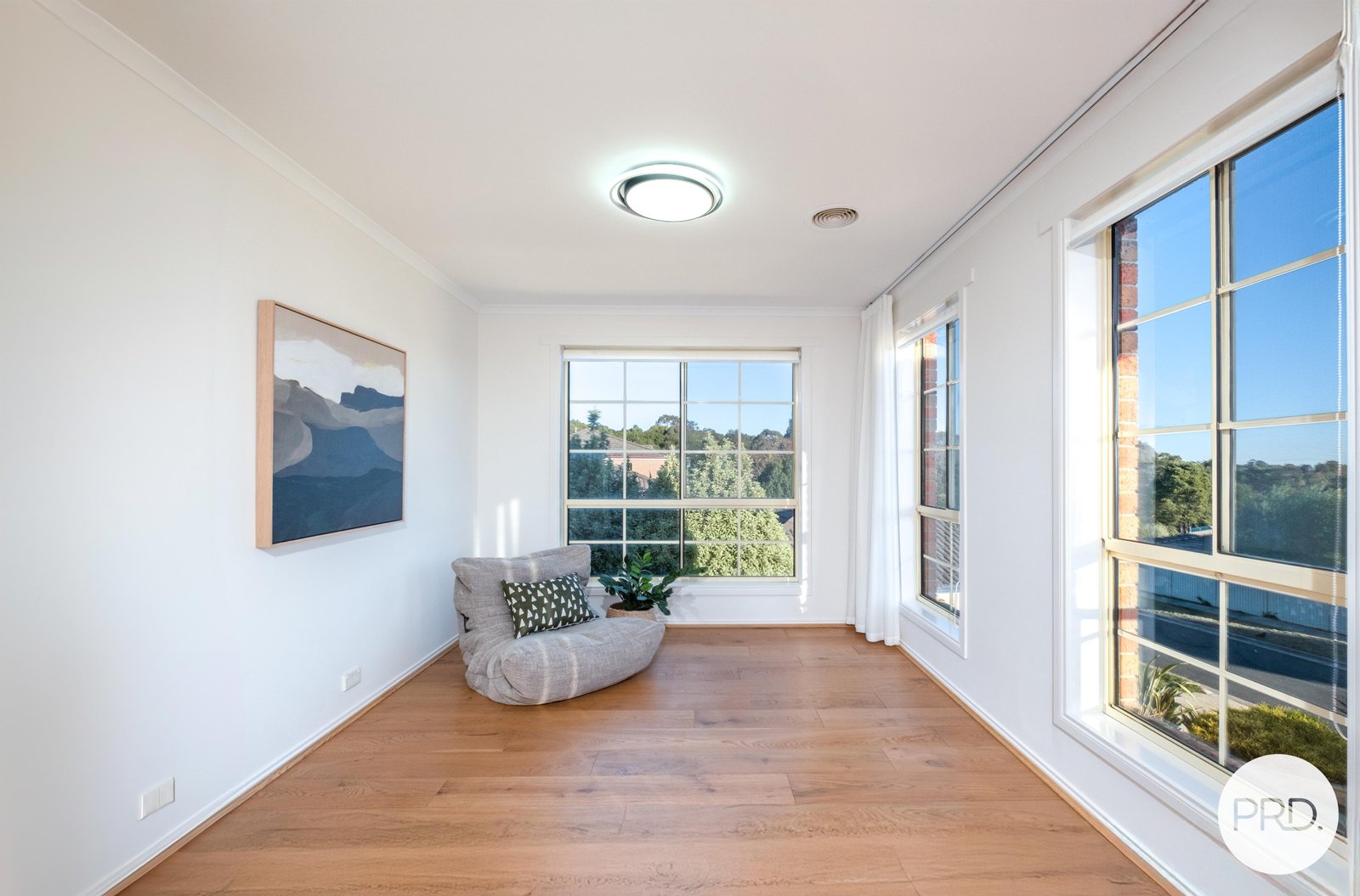 9 Oakbank Drive MOUNT HELEN 7