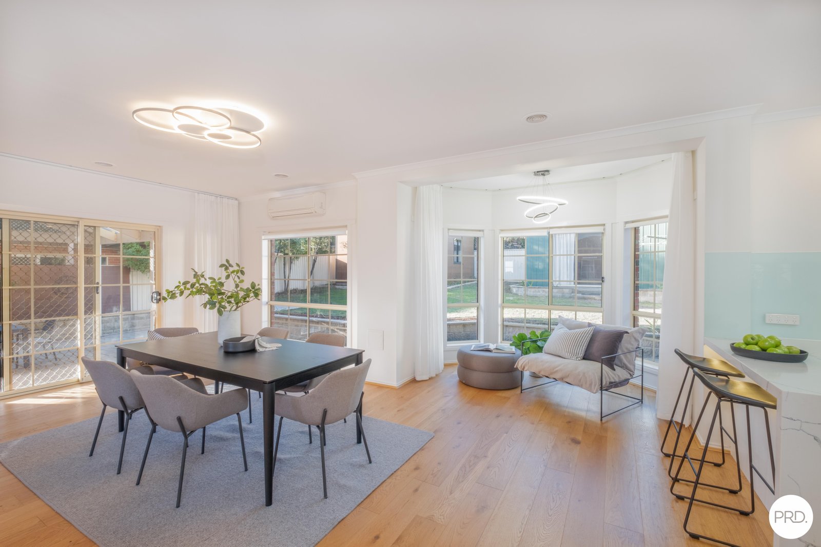 9 Oakbank Drive MOUNT HELEN 8