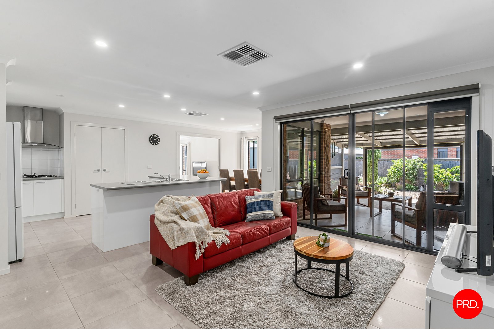 9 Oakbank Place MARONG 2