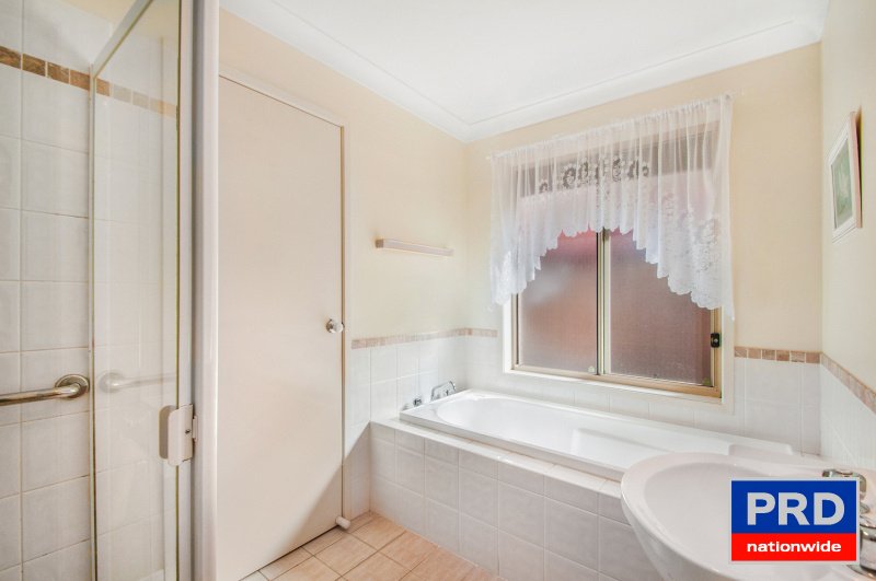 9 Oakwood Place HORSLEY 6
