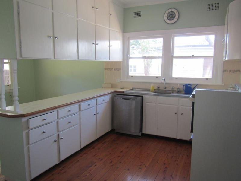 9 Patrick Street TAMWORTH 2