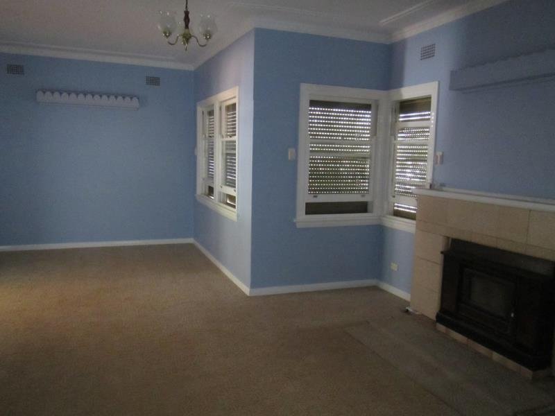 9 Patrick Street TAMWORTH 3