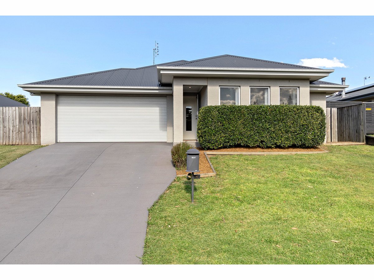 9 Pebble Creek Way Gillieston Heights NSW 2321