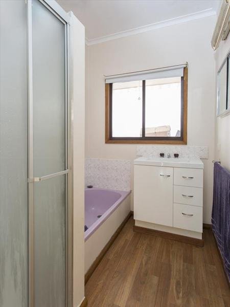 9 Peters Street LONG GULLY 4