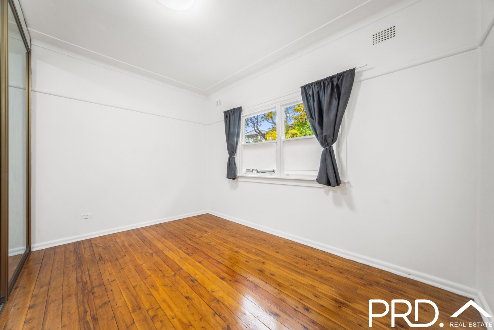9 Phillip Street OYSTER BAY 4