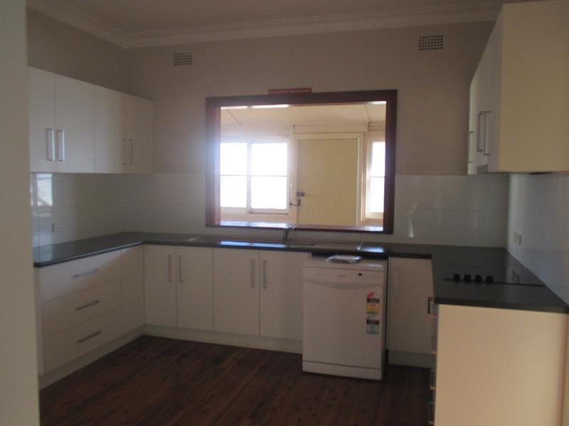 9 Phillip Street TAMWORTH 5