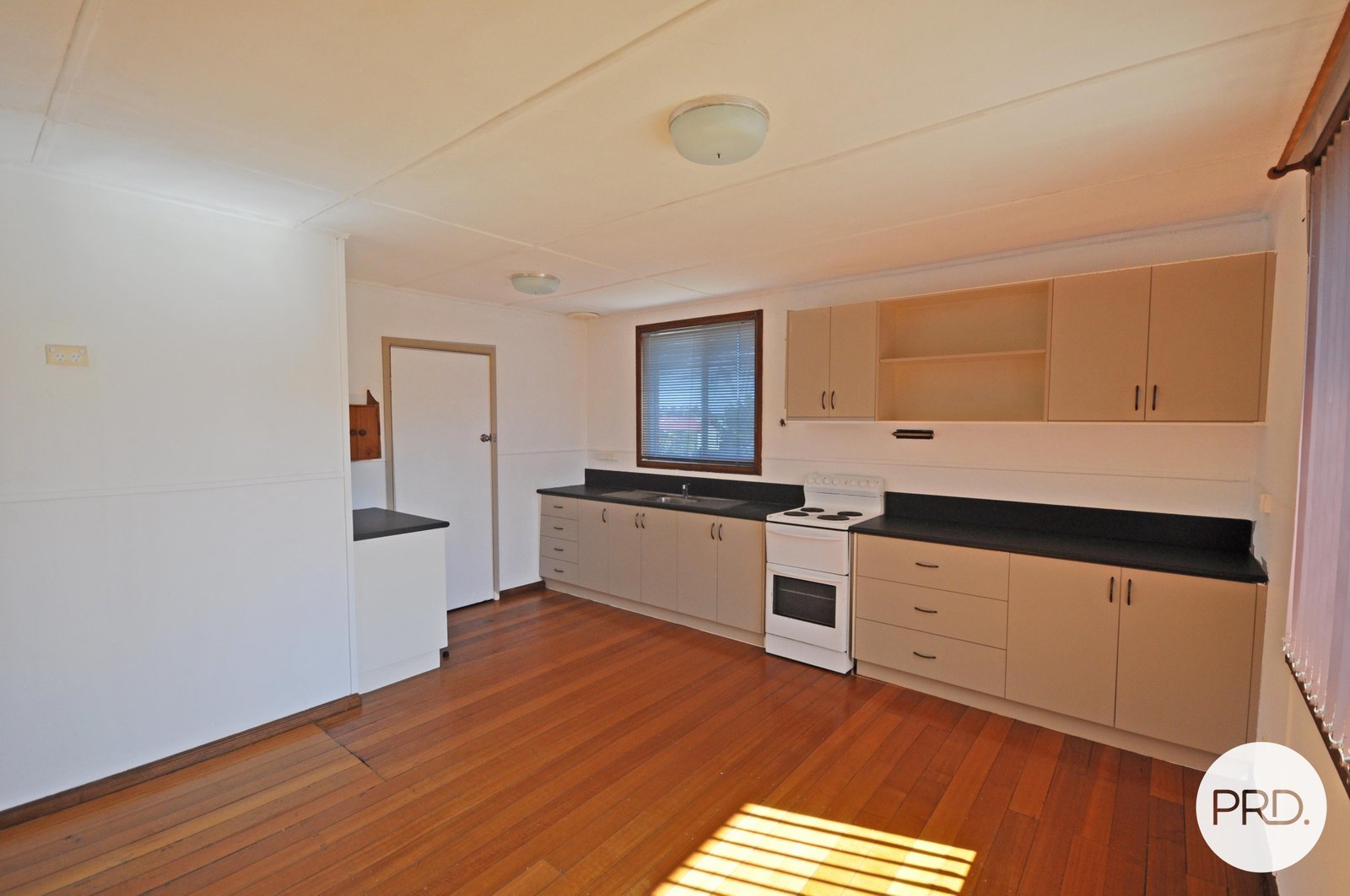 9 Phillips Avenue NEW NORFOLK 7