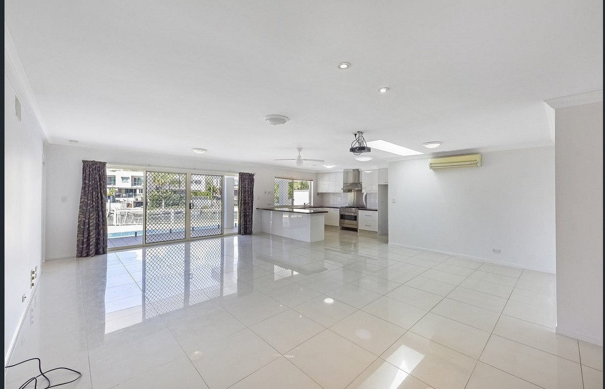 9 Pisa Court Surfers Paradise 1