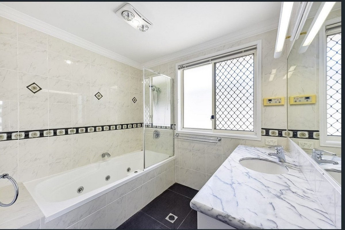 9 Pisa Court Surfers Paradise 9