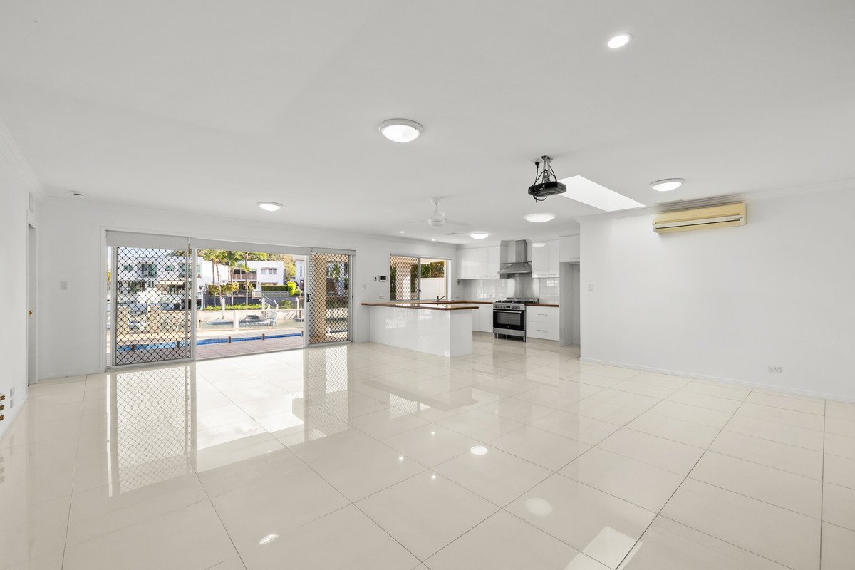 9 Pisa Court Surfers Paradise 3